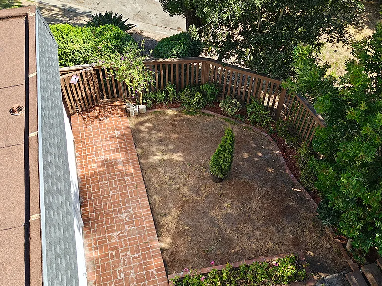 52 Olympia Way — Photo 3