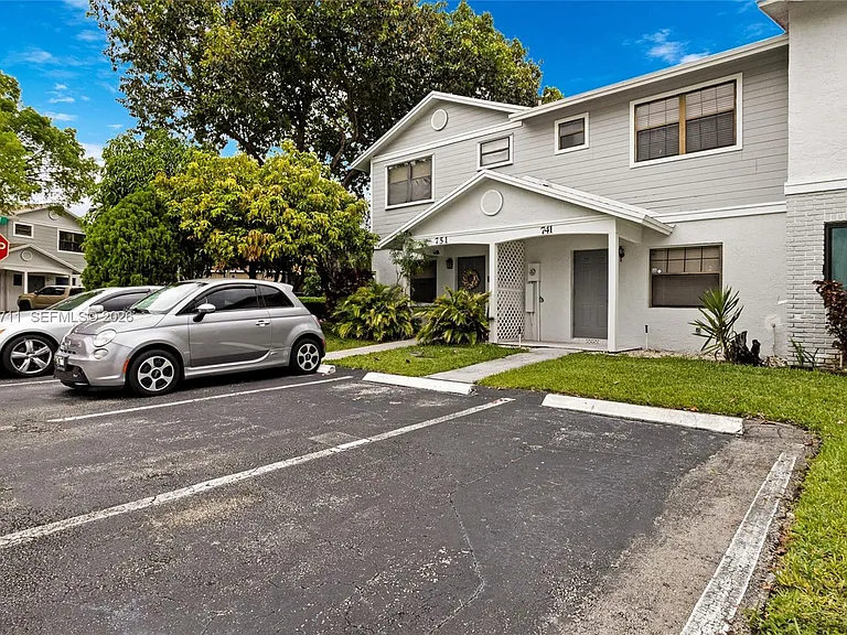 741 NW 105th Ter #TOWNHOUSE — Photo 31