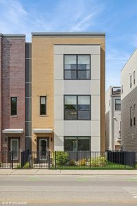 952 Madison St, Oak Park, IL, 60302