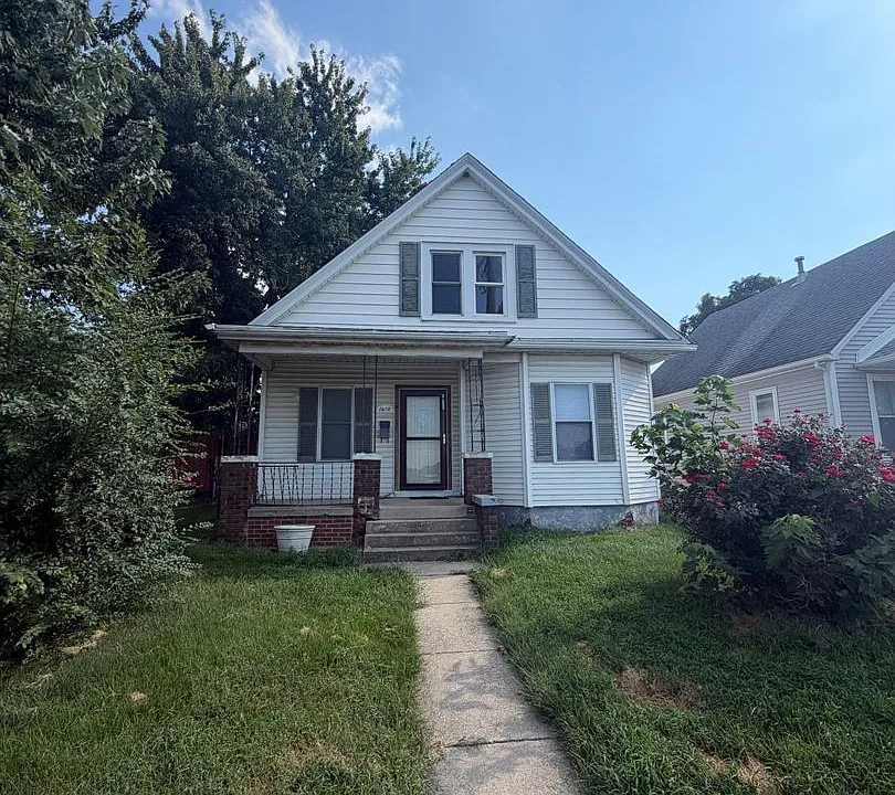 1610 E Sangamon Ave