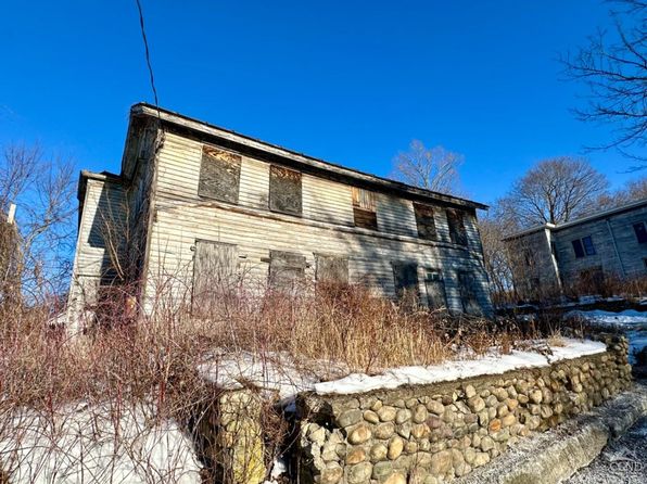 4 Ellsworth St, Philmont, NY 12565