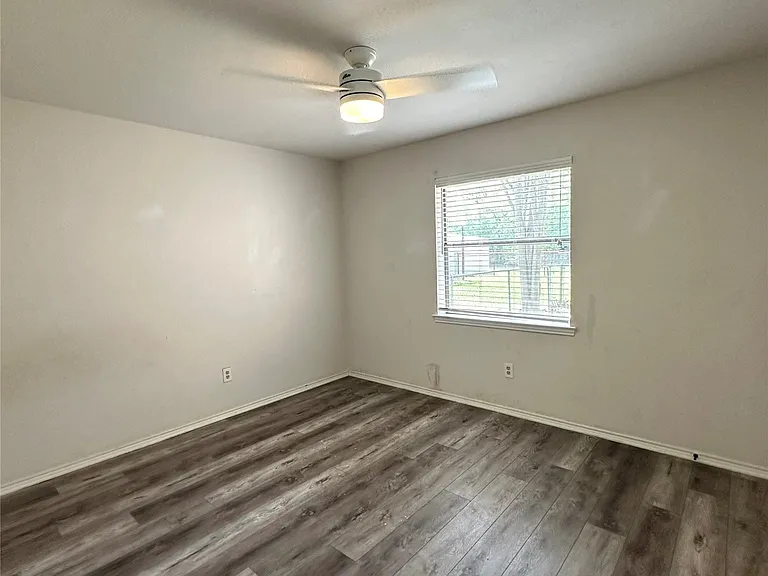 228 S Pearson Ln — Photo 14