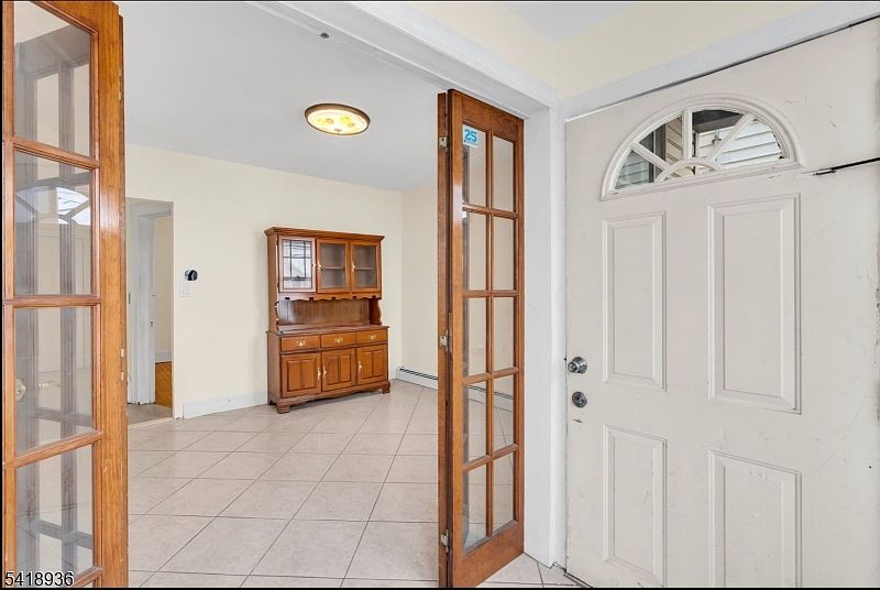 1st image of 119 Clark Pl