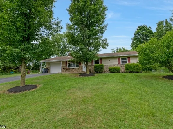 209 Spring Garden Rd, Holland Twp., NJ 08848