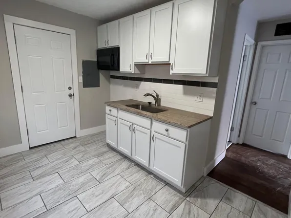 7244 Orchard Ave, Warren, MI 48091