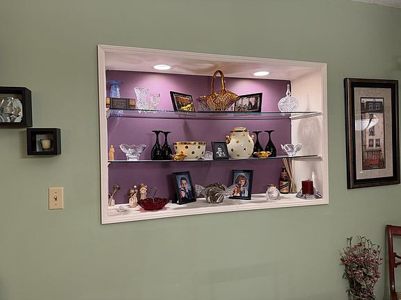 4th image of 901 Cherry Ln