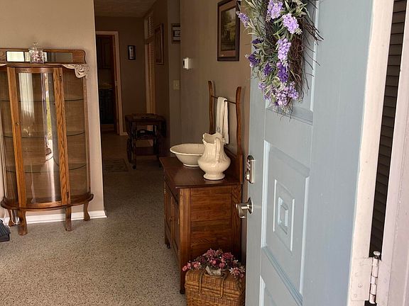 2nd image of 2556 Boyd Ave
