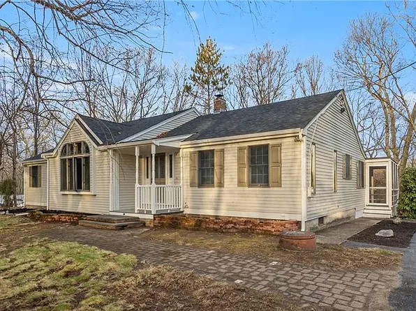42 Belfield Dr, Johnston, RI 02919