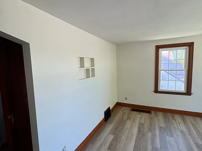 120 Victoria Blvd — Photo 5