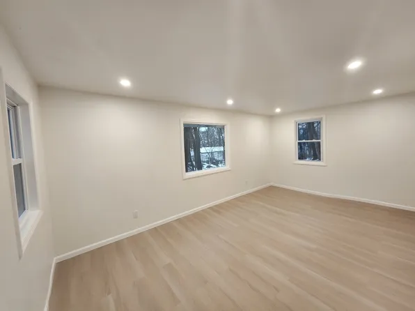 12 Woodland Cir N, Monroe, NY 10950