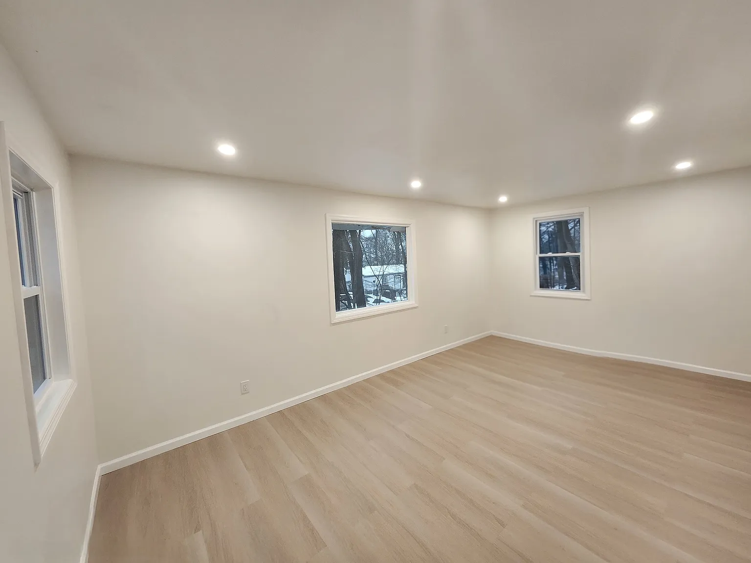 12 Woodland Cir N photo 1