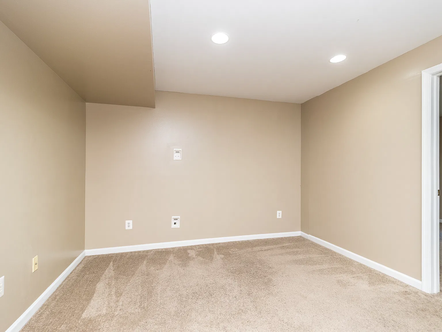 3 bed, 2.5 bath, 2248 sqft, $2,700 — Photo 4