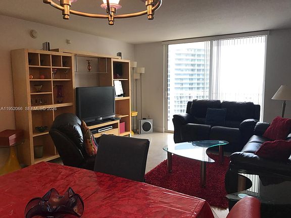 4th image of 1200 Brickell Bay Dr APT 3921