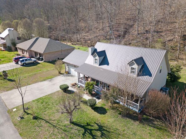 77 Holbrook Dr, Banner, KY 41603