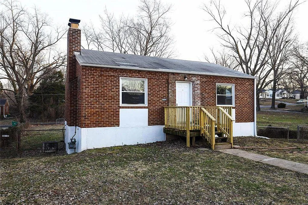 8826 Granada Pl photo 1