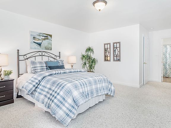 4th image of 619 London St