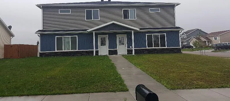 4 bed, 2000 sqft, $2,000 — Photo 1