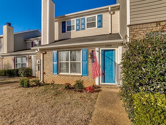 3rd image of 2308 Fairfax Ln