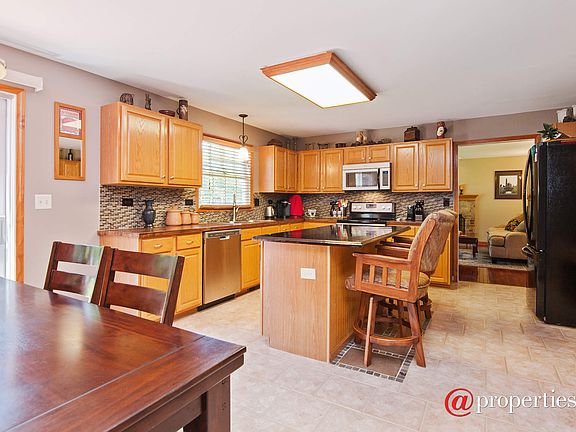 Kitchen / Breakfast Room