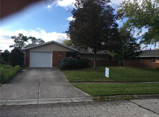 5738 Hinckley Ct, Huber Heights, OH 45424