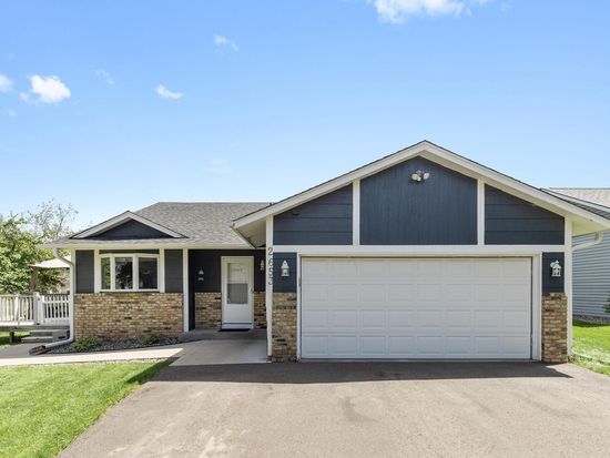 2653 Guthrie Ave N, Oakdale, MN 55128