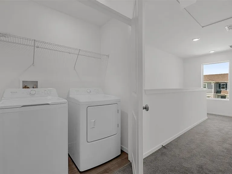 2424 Bevel Ln — Photo 27