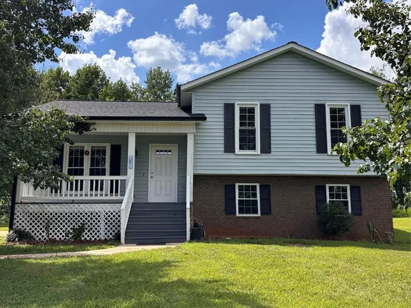 155 Riverside Farm Ln, Hiddenite, NC 28636