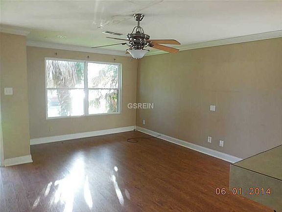 2nd image of 4827 Longfellow Dr