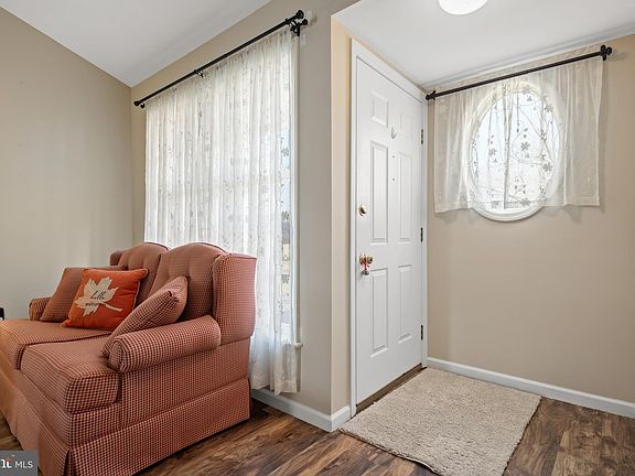 4th image of 104 Bradford St