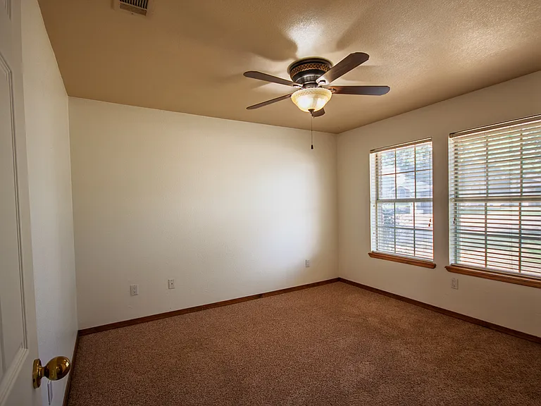 421 Chanticleer Pl — Photo 23