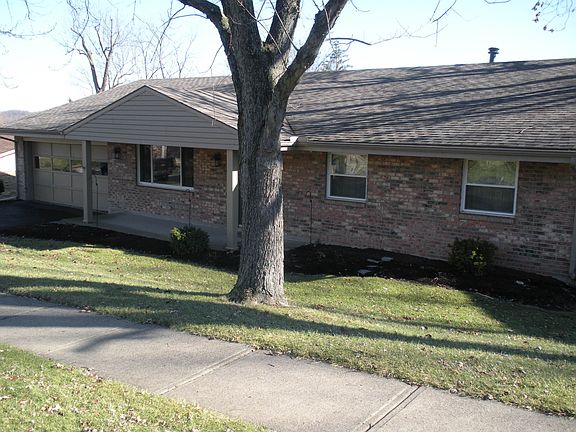 2nd image of 1230 Sherwood Forest Dr