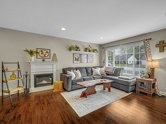 2nd image of 14956 Hale Dr