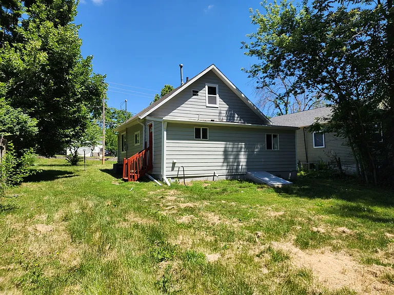 112 Davis Ave — Photo 21