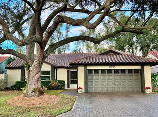 559 Quintana Pl NE, Saint Petersburg, FL 33703