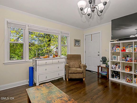 4th image of 37 Pemberwick Rd