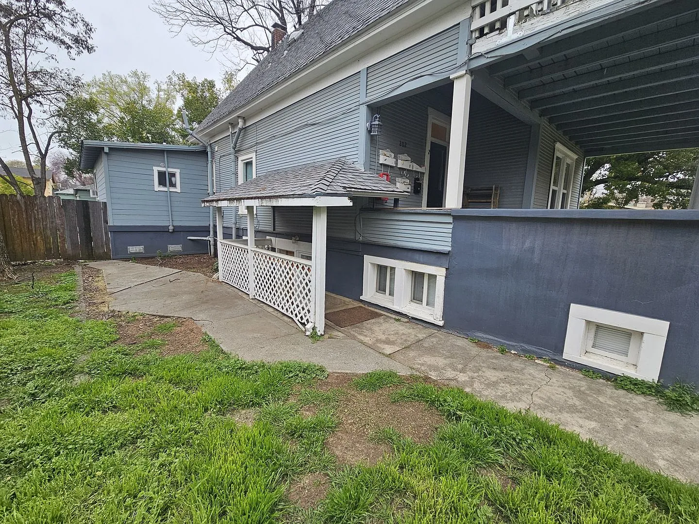 Apartment for Rent in Chico! 2 Bedroom 1 Bathroom + Bonus Room — Photo 4