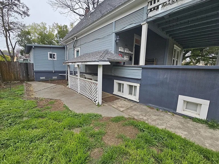 202 W 2nd Ave #1 — Photo 4