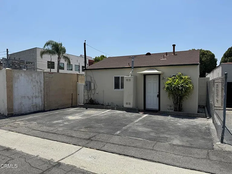 9173 1/2 E Las Tunas Dr — Photo 11