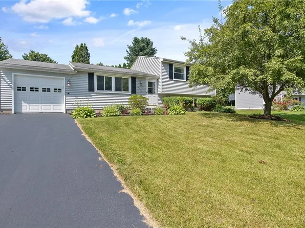 8297 Carnation Dr, Baldwinsville, NY 13027