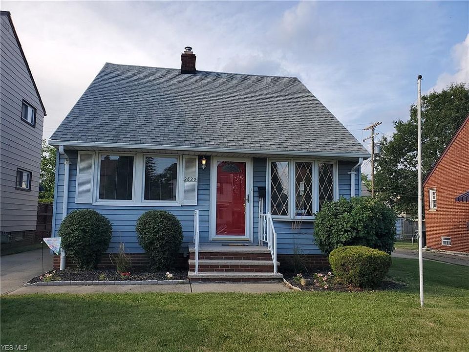1st image of 2820 Parklane Dr