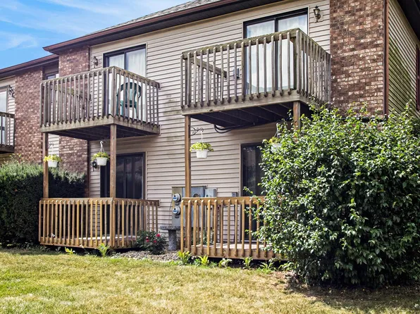 1221 Clarinet Blvd E, Elkhart, IN 46516