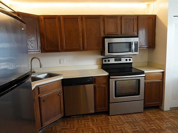 4th image of 2641 W Gately Dr W