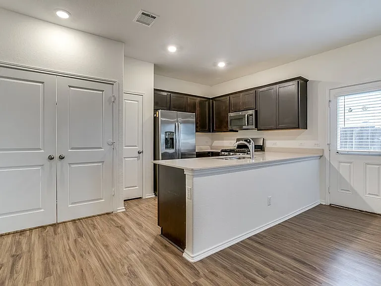 355 Geode Gln — Photo 4