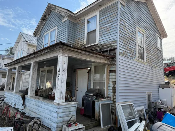821 Brussels Ave, Clifton Forge, VA 24422