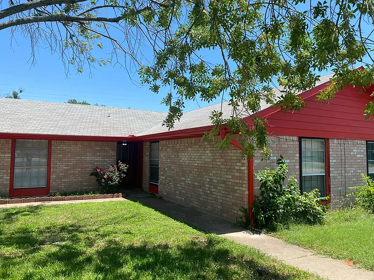 1311 Farhills Dr — Photo 14