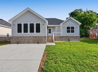 1738 Garden Park Dr, Biloxi, MS 39531