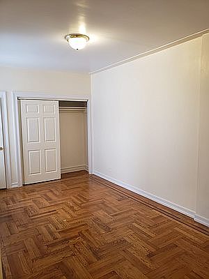 5th image of 250 E 58th St #2D