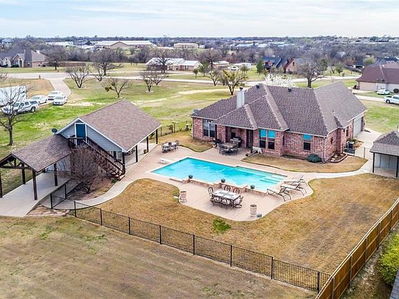 3rd image of 134 Eagle Pass Ln