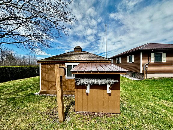 4th image of 212 Meehan Rd