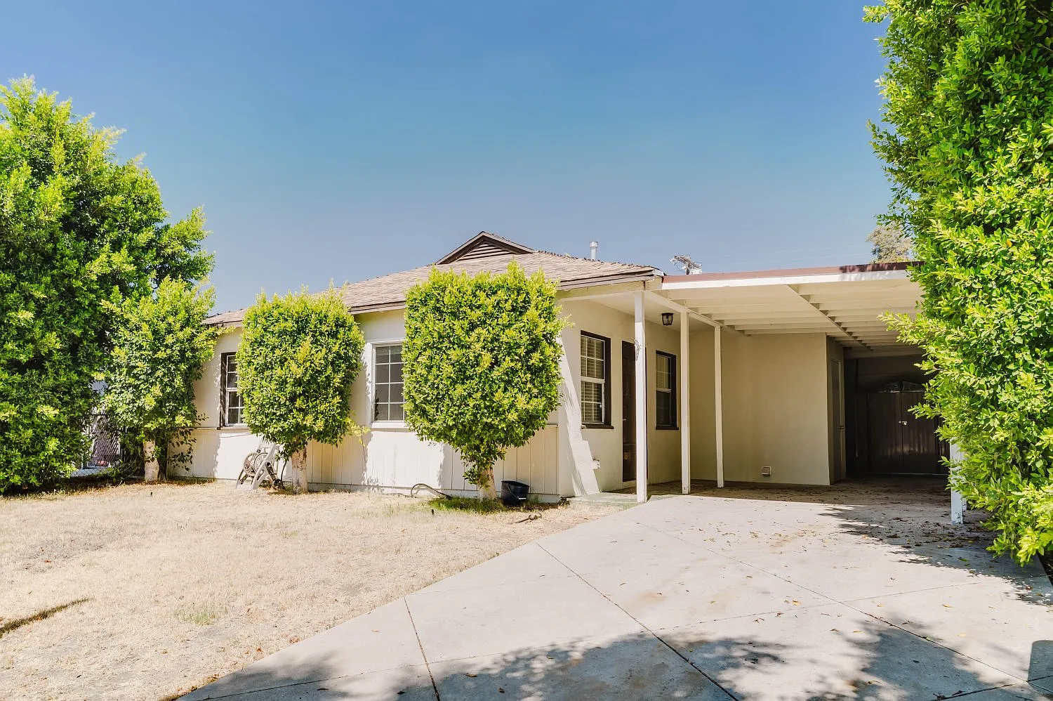 3 bed, 1068 sqft, $4,200 — Photo 1
